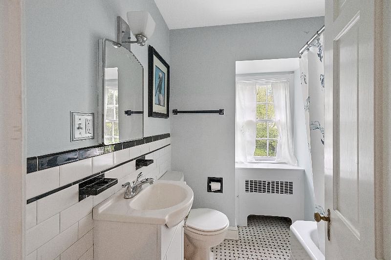 2nd Floor bathroom