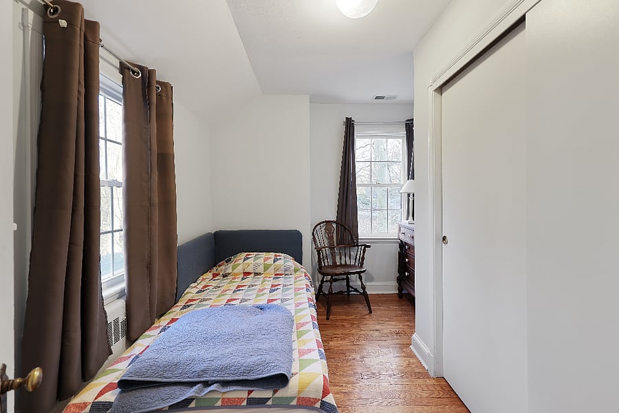 2nd Floor - Small Bedroom
