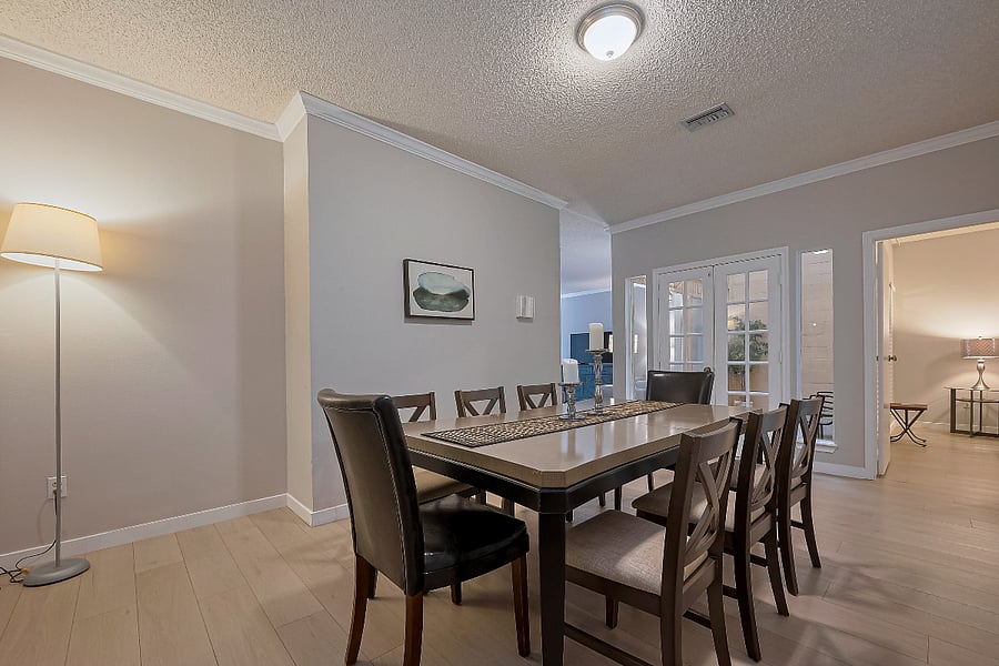Dining room, seats 8