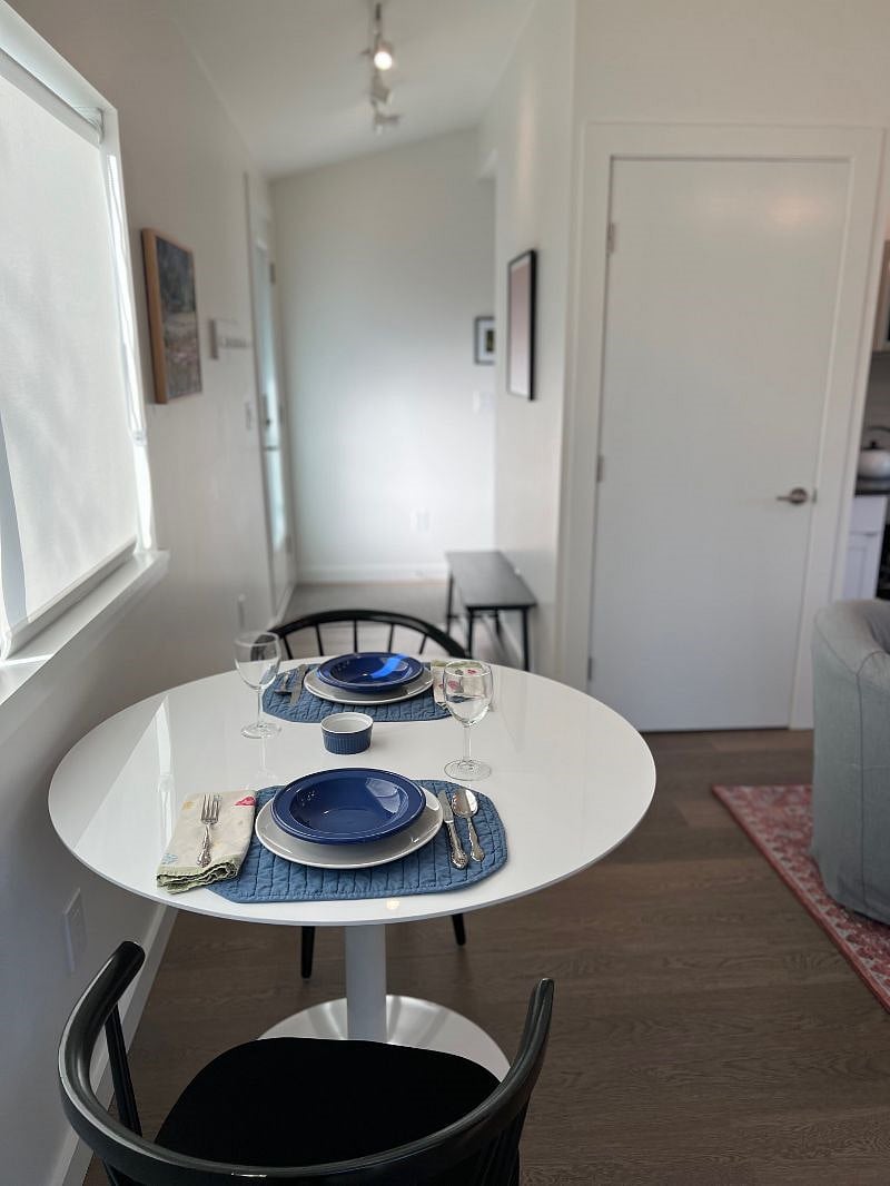 40" dining table and two chairs