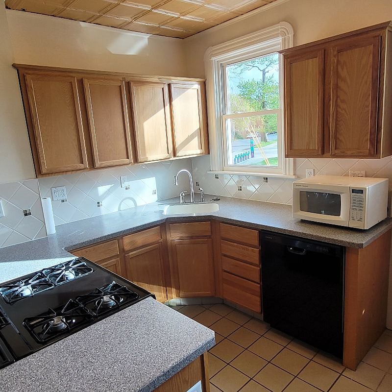 Furnished Finder property 377885_1 photo 11