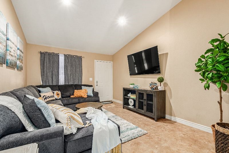 Furnished Finder property 377898_1 photo 5