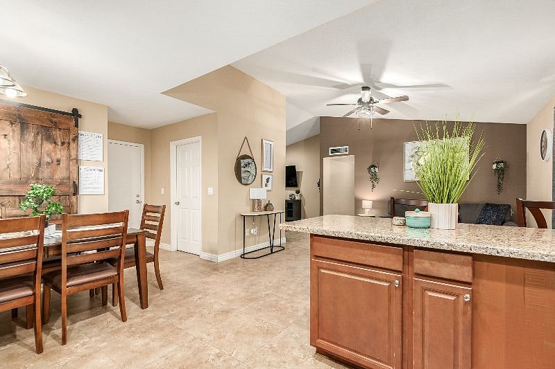 Furnished Finder property 377898_1 photo 17