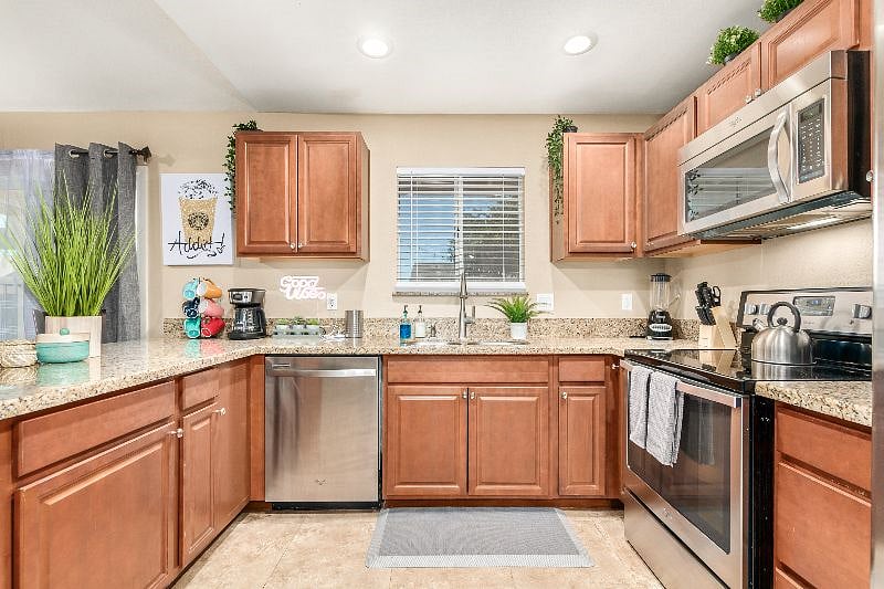 Furnished Finder property 377898_1 photo 21