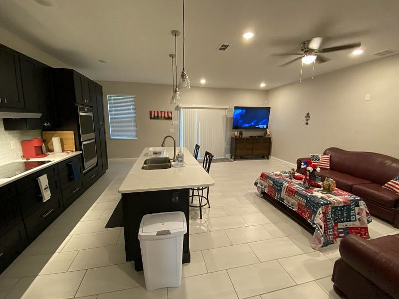 Furnished Finder property 377938_1 photo 9