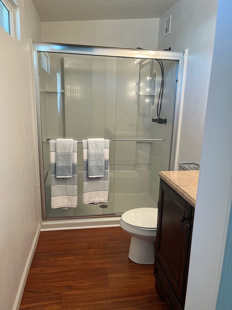 Your in-room full bath has a wonderful shower with a detachable shower head. 