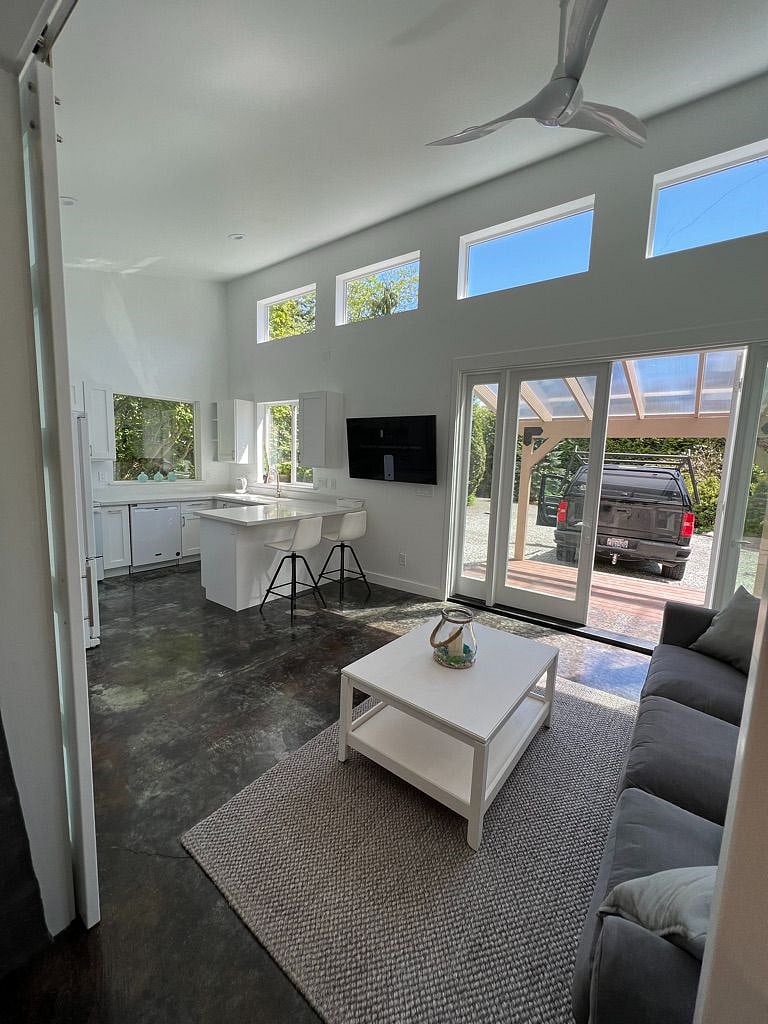 Furnished Finder property 378065_1 photo 2
