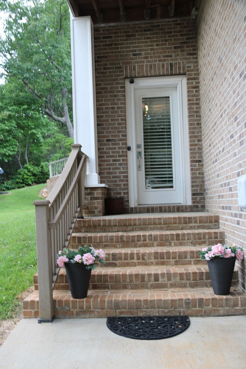 Private Entrance