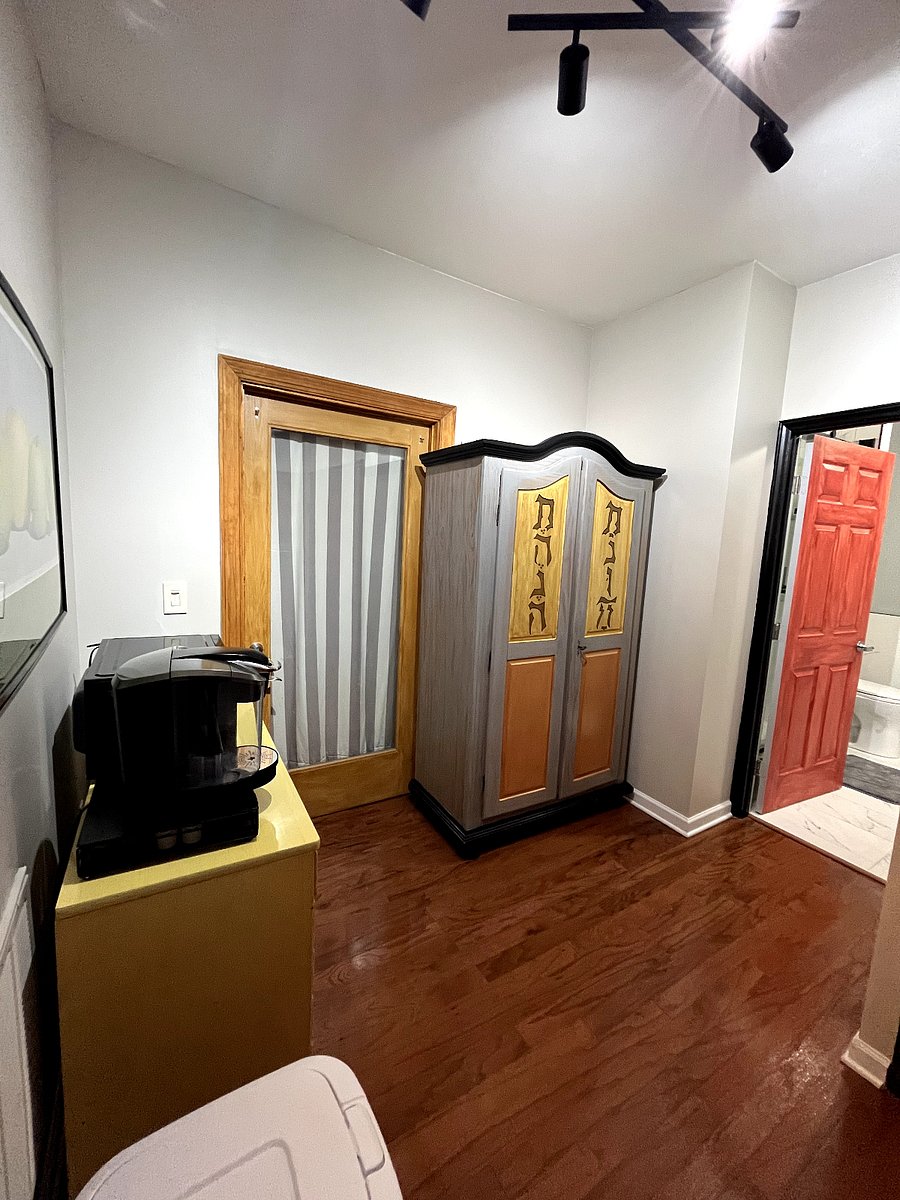 Flex Room adjacent to Kitchen