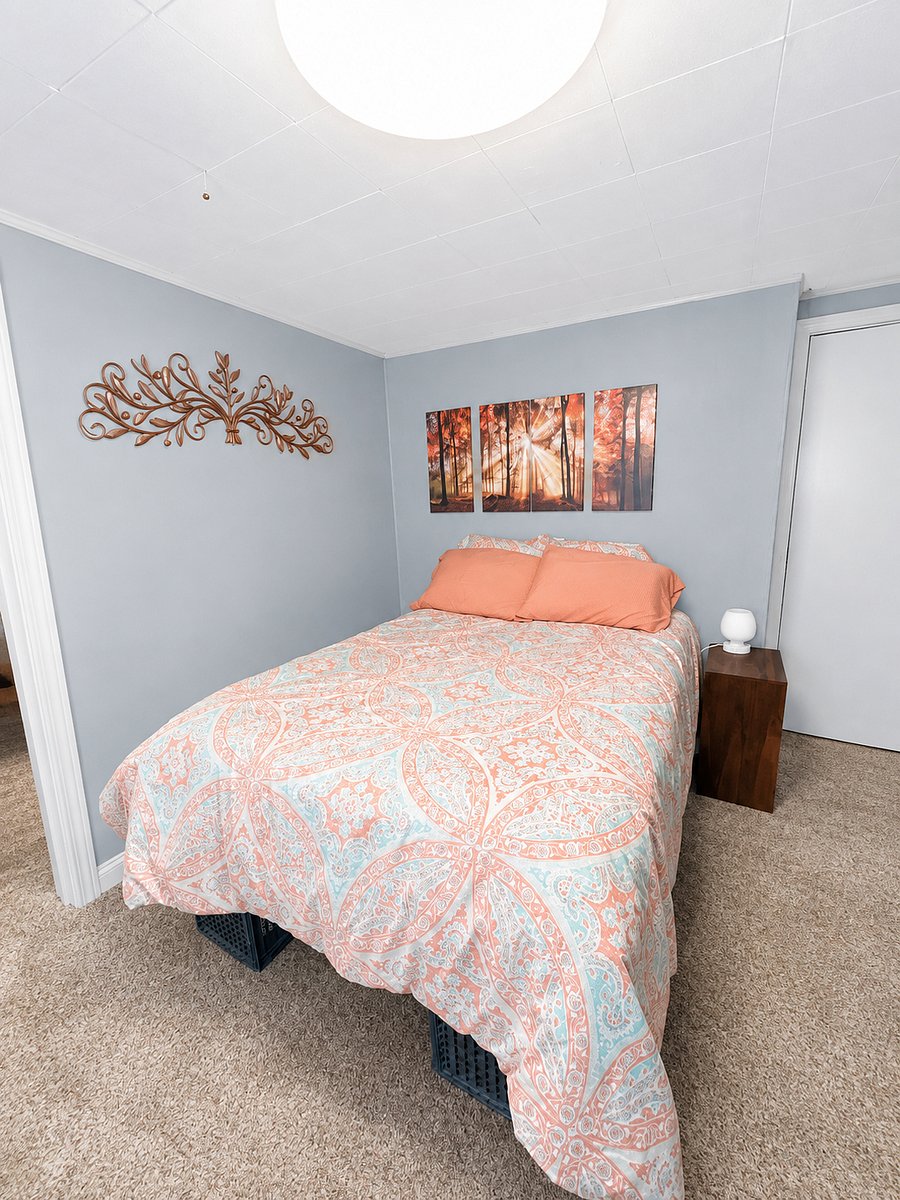 Bed in second bedroom