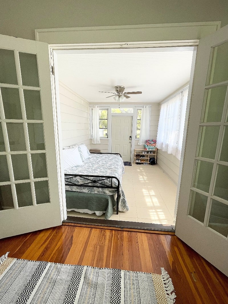 Mudoom, This is the main entrance for guests, has a Full daybed with Twin XL trundle bed underneath. 