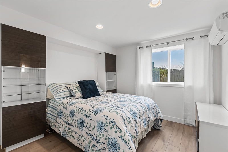 Main Bedroom with Queen Bed and Bathroom access