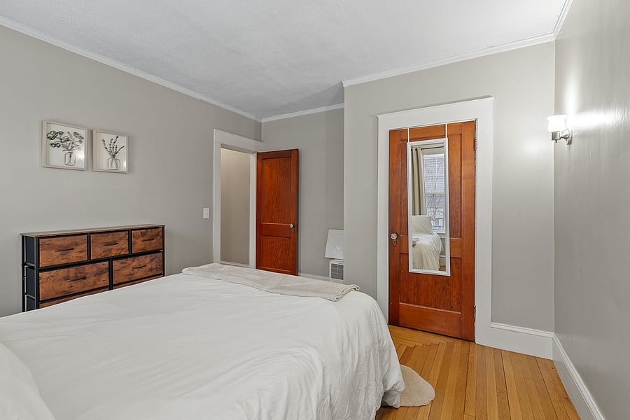 Air conditioning, Bed linens, Clothing storage, Extra pillows and blankets, Hangers, Heating,Room-darkening shades