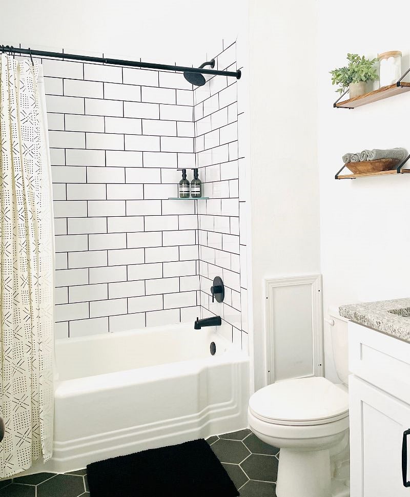 Fully-equipped bathroom