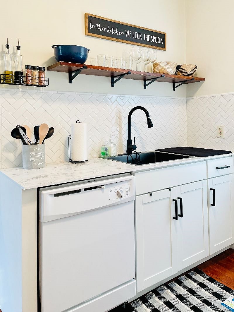 Fully equipped kitchen