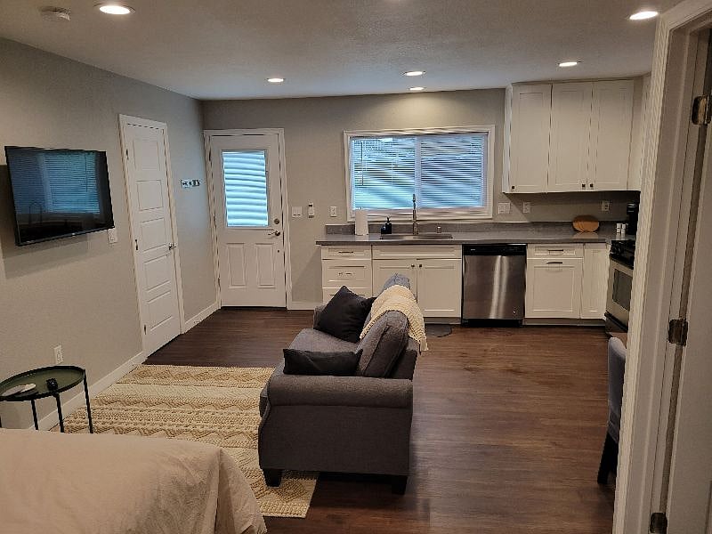 Furnished Finder property 378412_1 photo 11