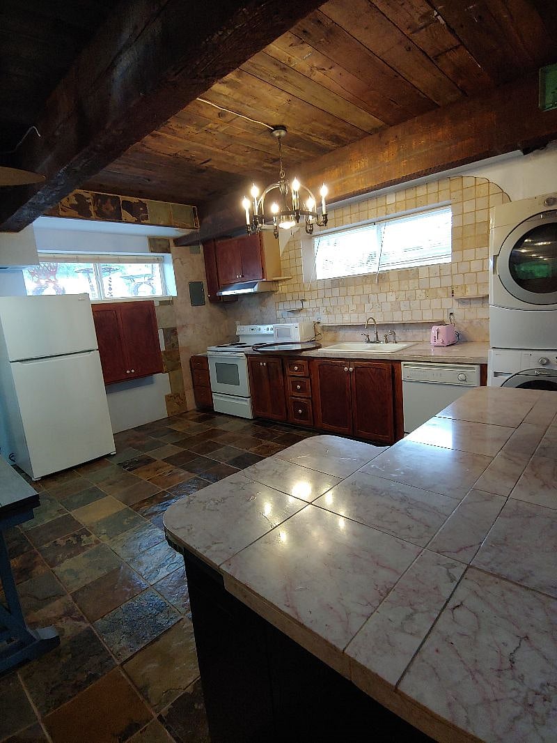 Furnished Finder property 378592_1 photo 5