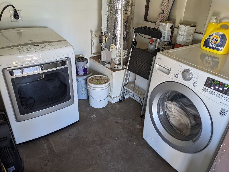 Front load HE W/D in the utility room