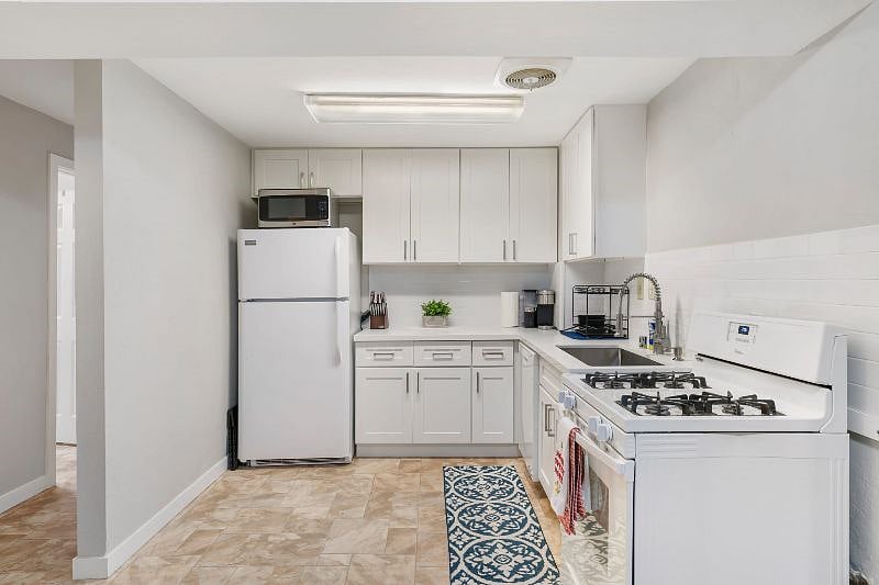 Furnished Finder property 378737_1 photo 13