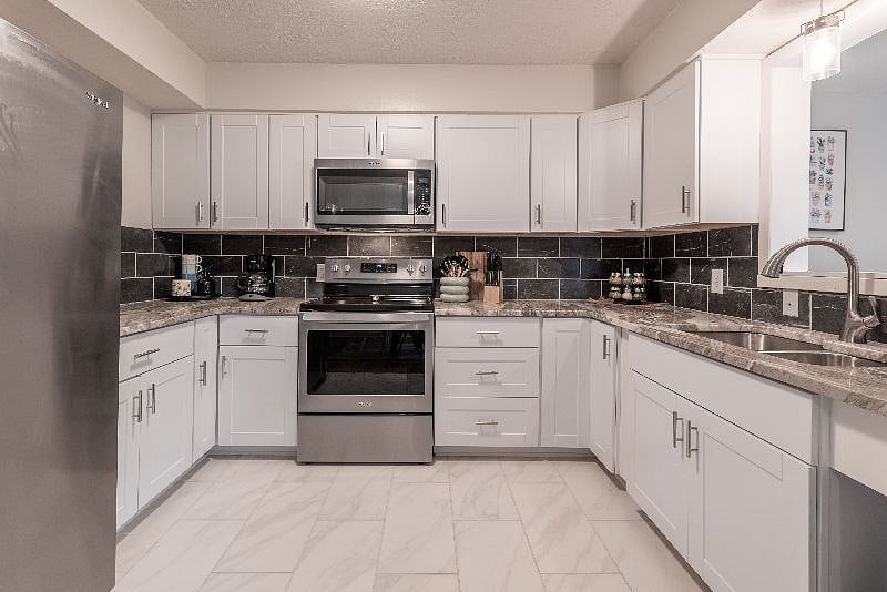 Furnished Finder property 379070_1 photo 8