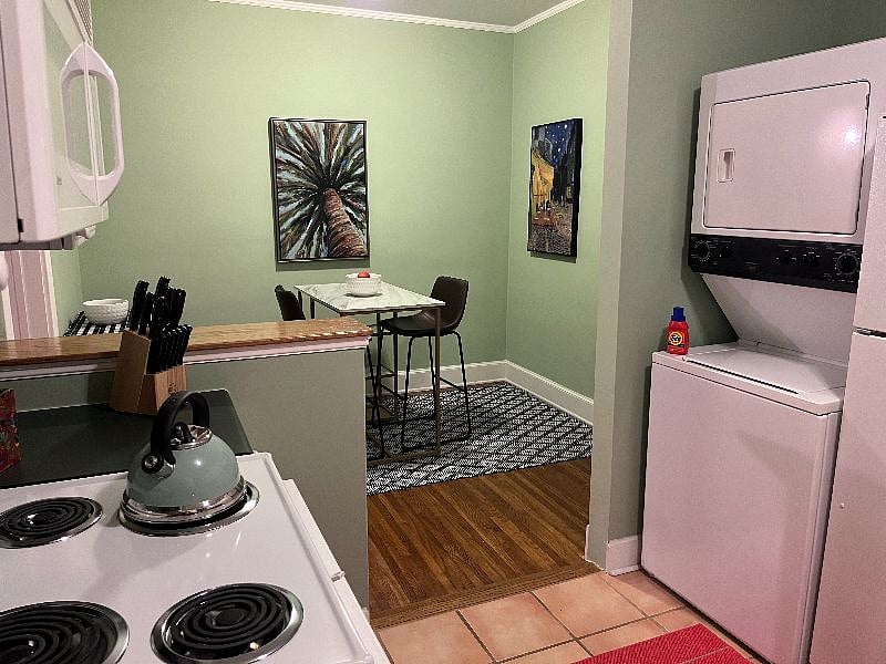 Furnished Finder property 379091_2 photo 9