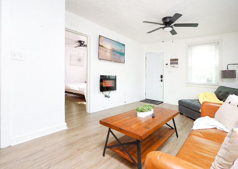 Furnished Finder property 379102_1 photo 6
