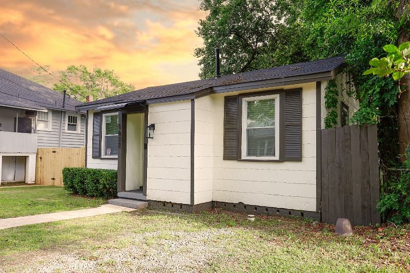 Furnished Finder property 379102_1 photo 2