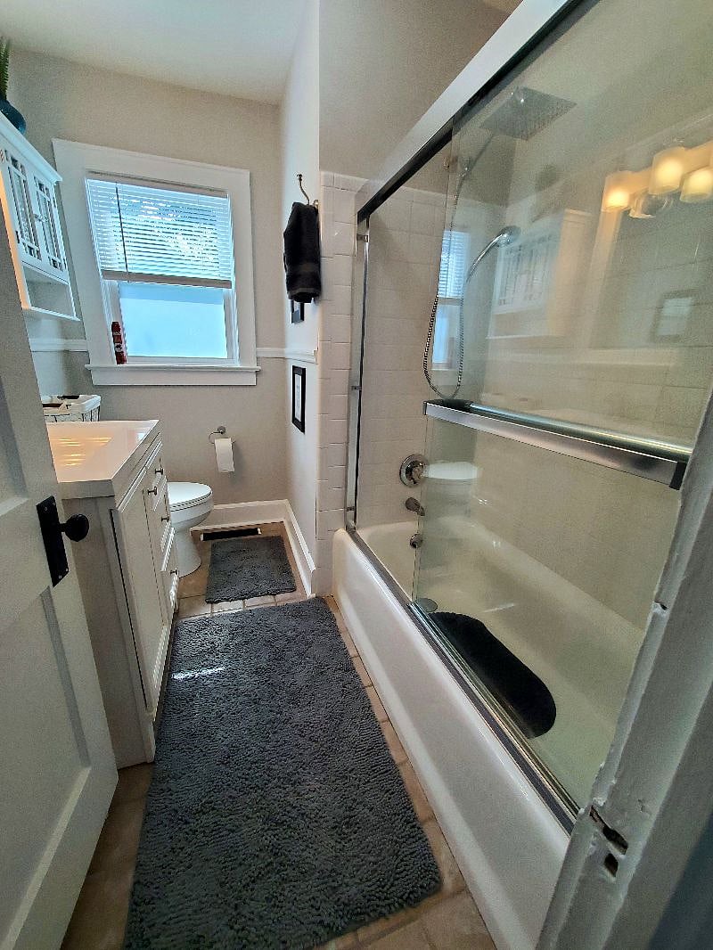 Plenty of storage and usefully placed hooks