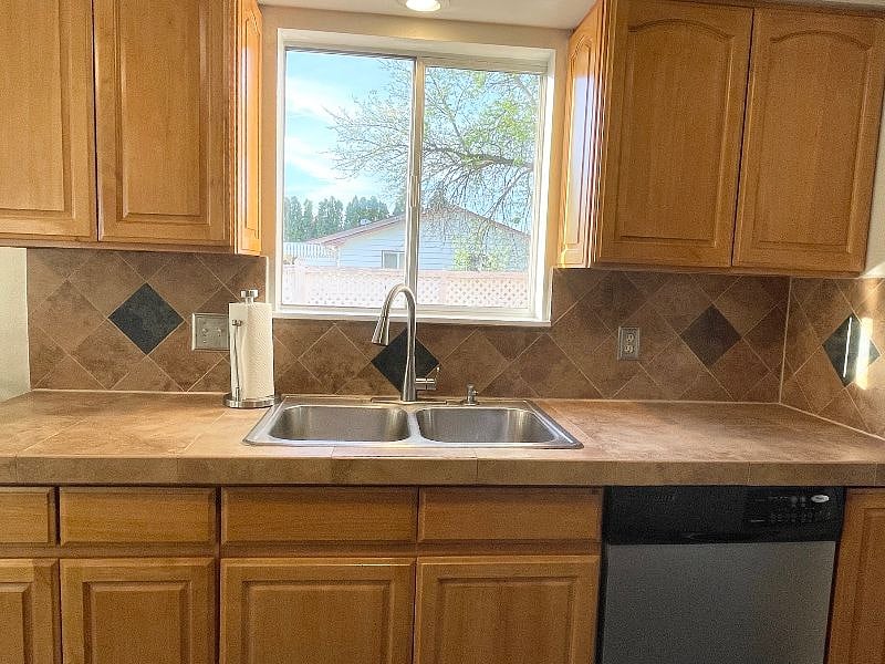 Furnished Finder property 379202_1 photo 18