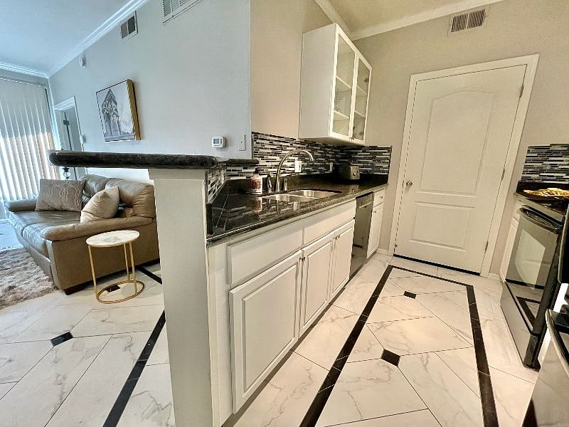 Furnished Finder property 379203_1 photo 8