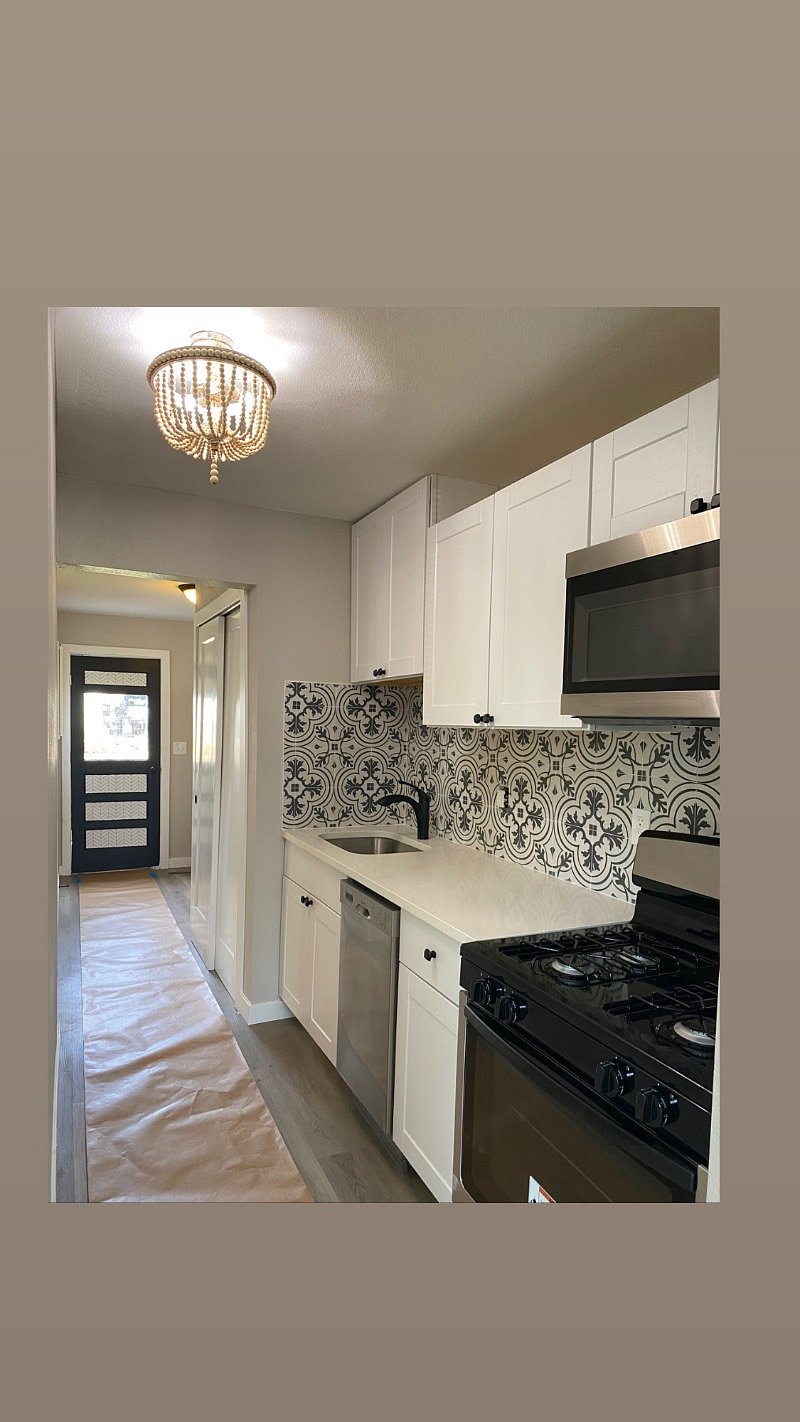 Full kitchen
