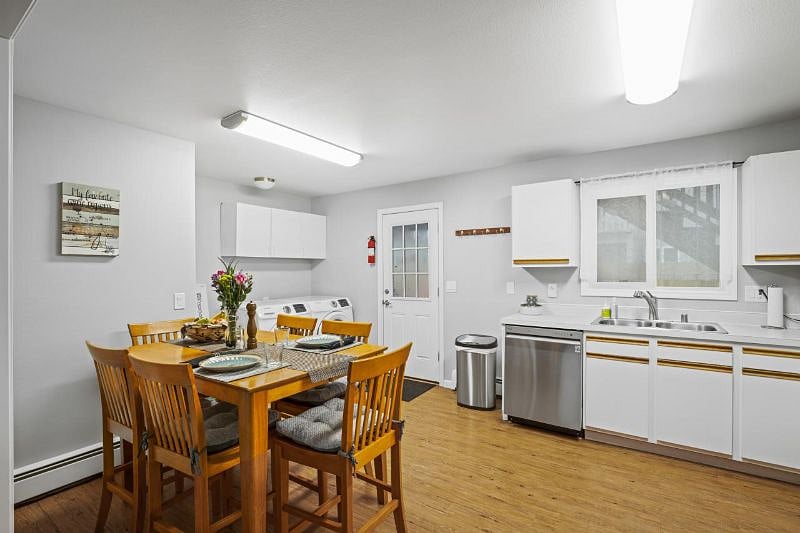 Furnished Finder property 379379_1 photo 4