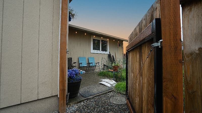 Furnished Finder property 379386_1 photo 3