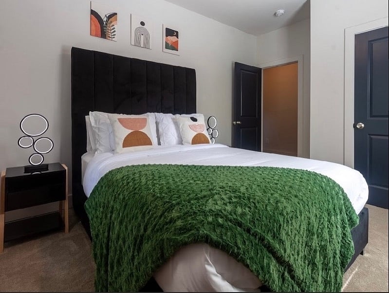 Furnished Finder property 379425_1 photo 17