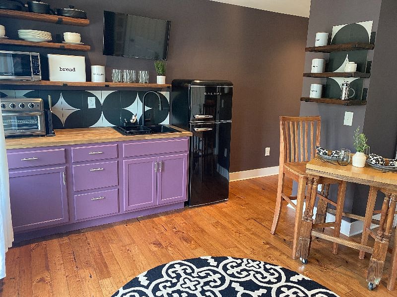 The urban kitchenette, coffee bar & cafe table