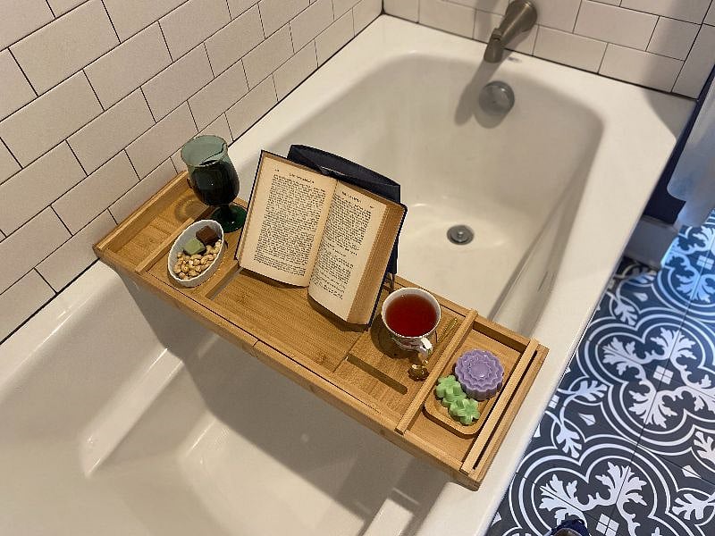 Deep soaking tub to relax, with a cup of tea, or glass of wine & a good book. Float into calm...