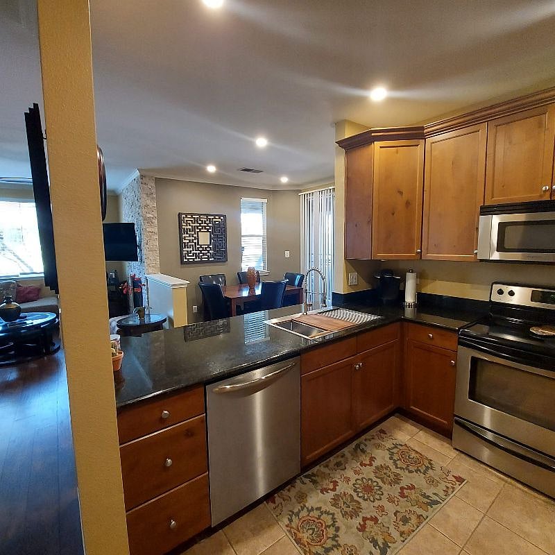 Furnished Finder property 379746_1 photo 9