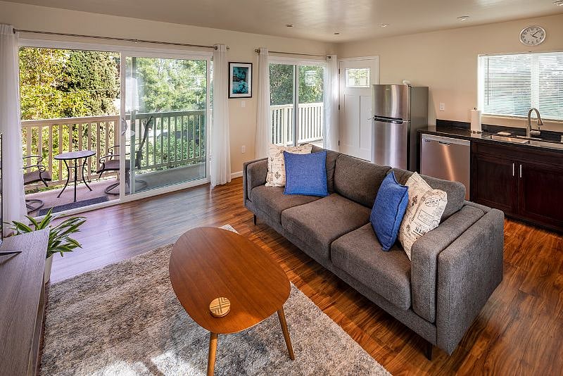 Furnished Finder property 379826_1 photo 1