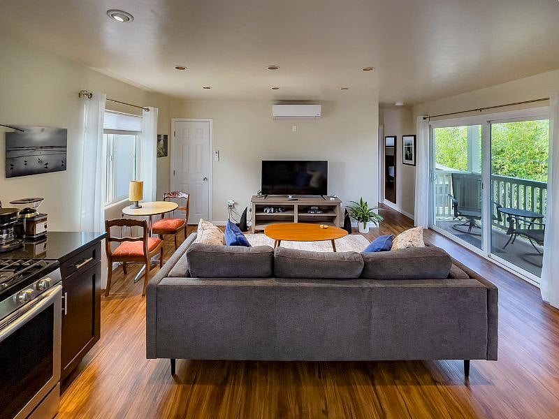 Furnished Finder property 379826_1 photo 4