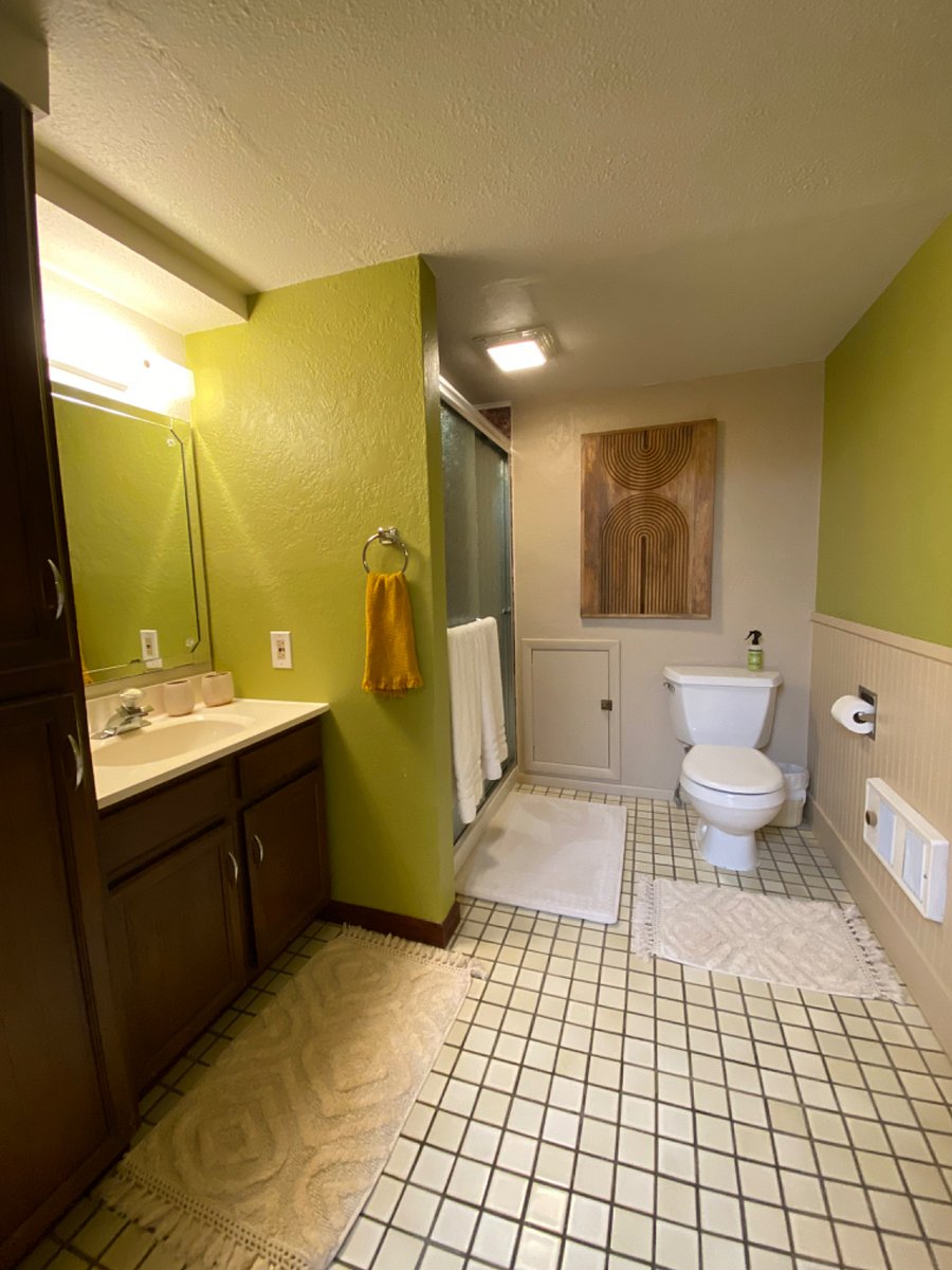 Large bathroom. Large shower