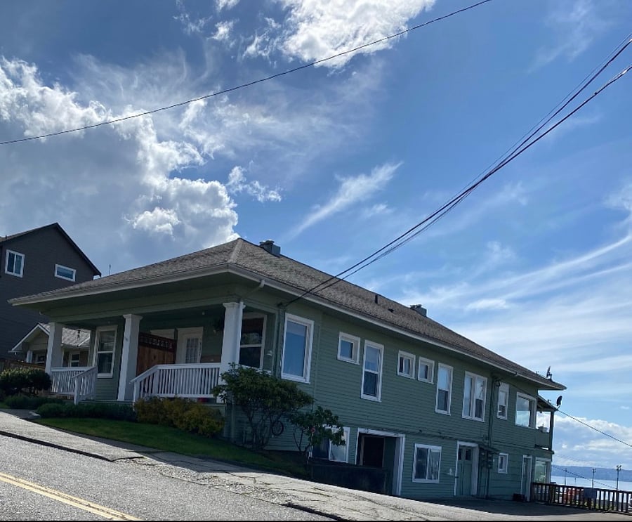 NEW! Remodeled!
This unit is on bottom floor.
Check out the other 3 fully furnished units at this property.
