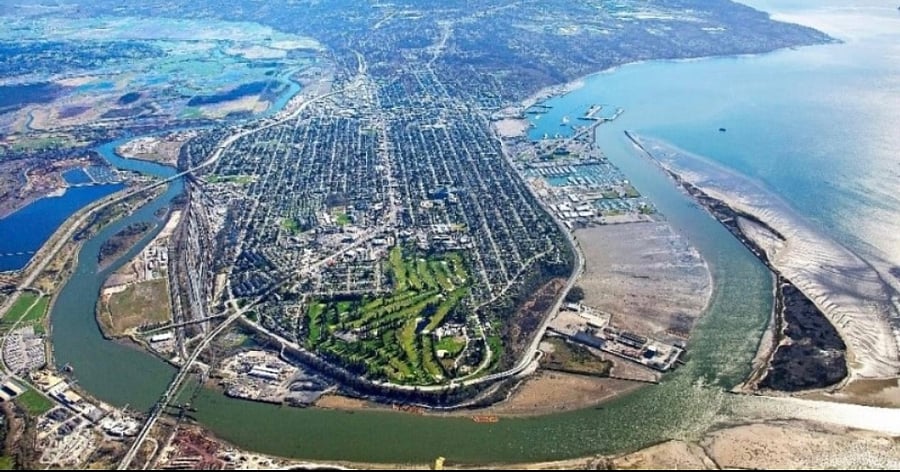 Beautiful North Everett. Snohomish river pouring into Port Gardner and Possession Sound. Jetty Island to the right. Kite Surfing is popular there. Mukilteo far upper right corner.