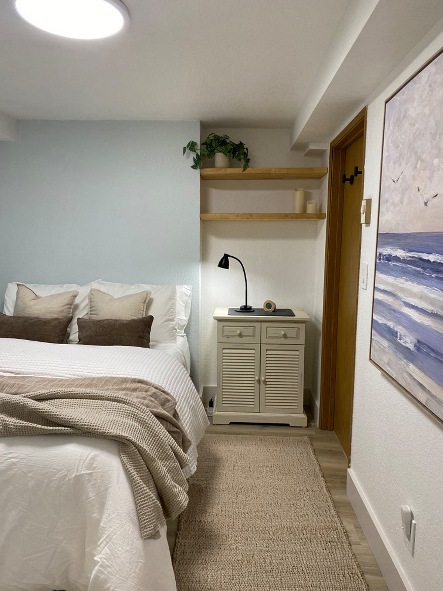 Full size bed, with protectant covers on mattress and pillows. Luxury bedding for the best sleep. Pillows are Beckham Hotel Collection and Cozsinoor Cozy Dream Series Hotel Quality Pillows
