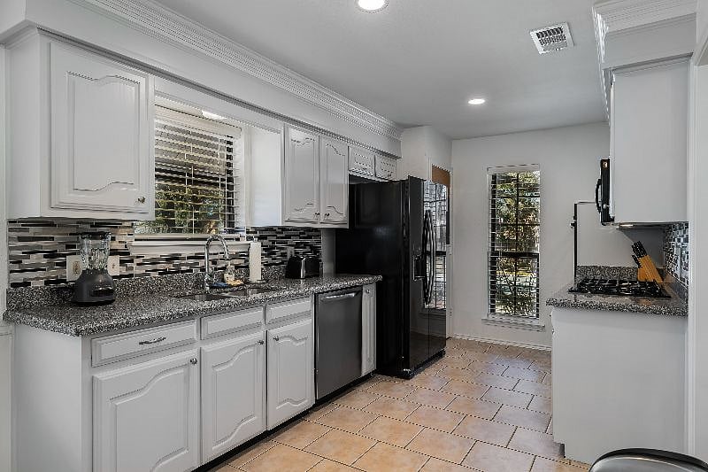 Furnished Finder property 379881_1 photo 13