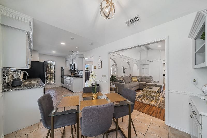 Furnished Finder property 379881_1 photo 17