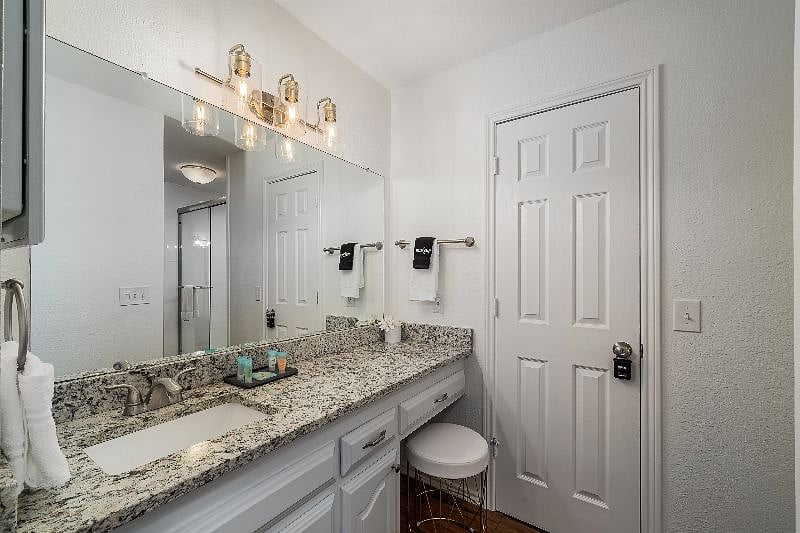 Furnished Finder property 379881_1 photo 33
