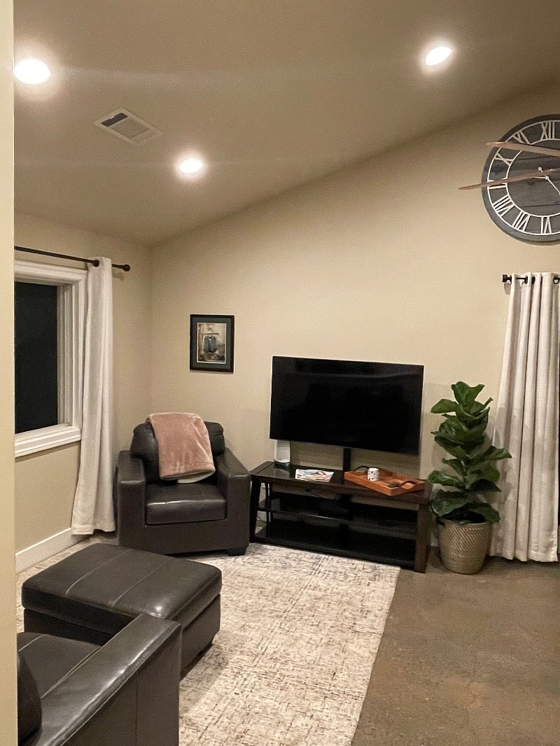 Furnished Finder property 379920_1 photo 3