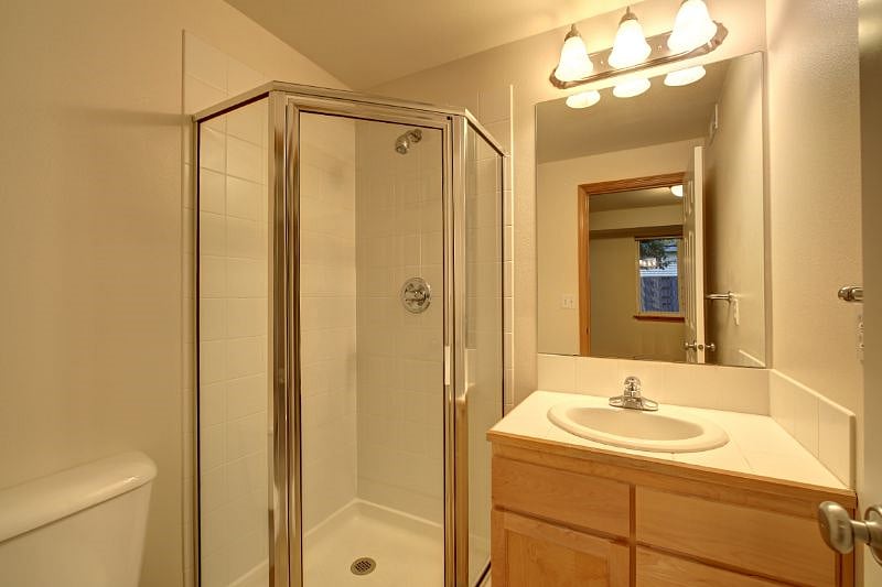 1st floor private 1.5 bathroom