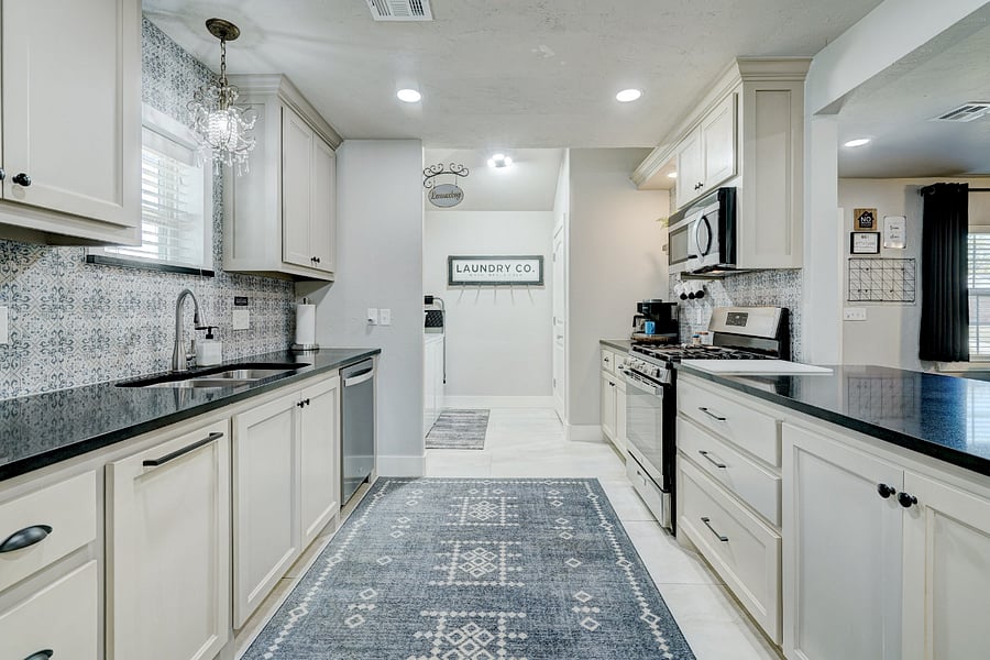 Fully furnished kitchen