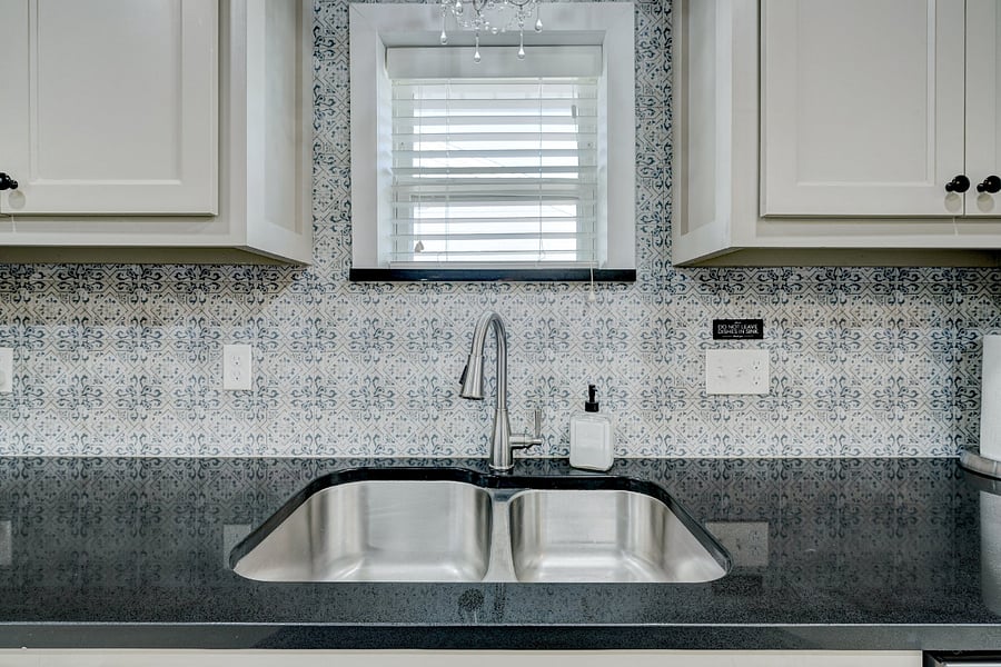 Stainless Steel Sink with pullout faucet